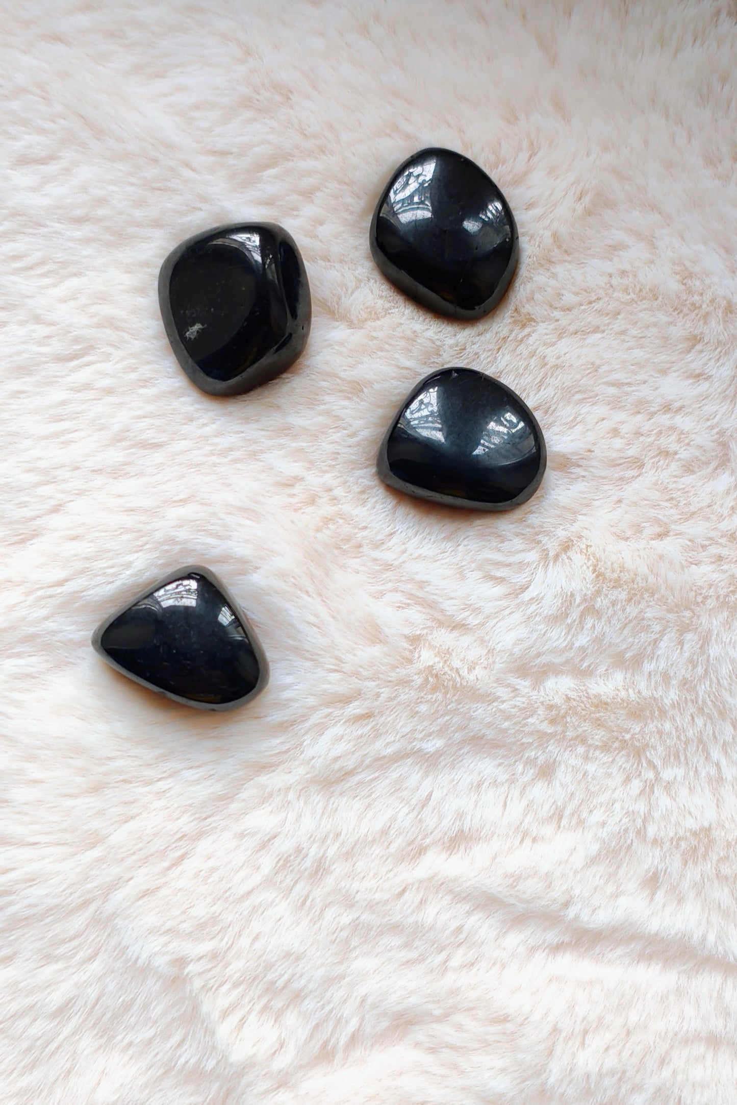 Jais - Pierre Roulée