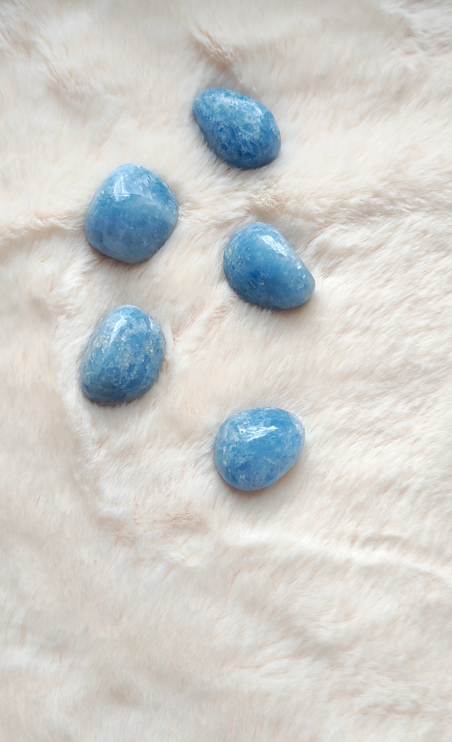 Calcite Bleue - Pierre Roulée