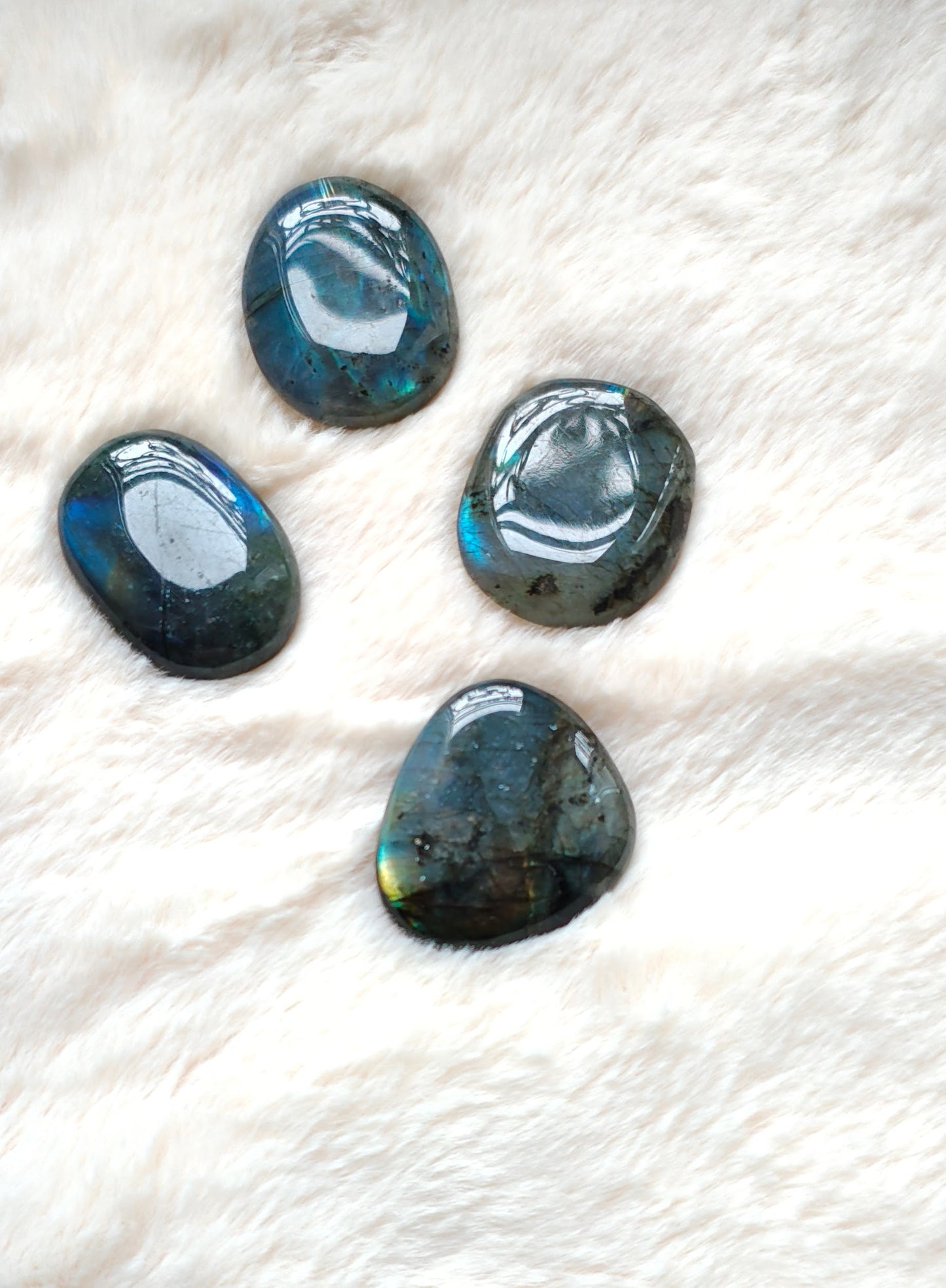 Labradorite - Pierre Plate