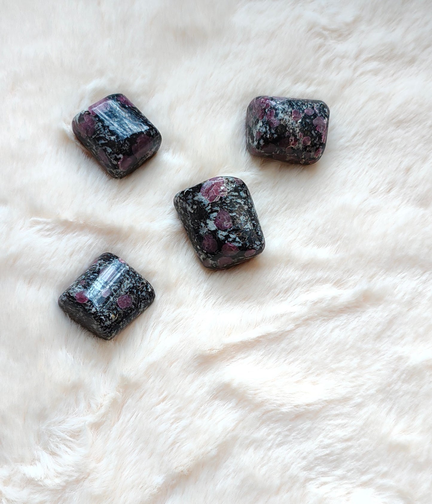 Rubis dans Matrice - Pierre Roulée