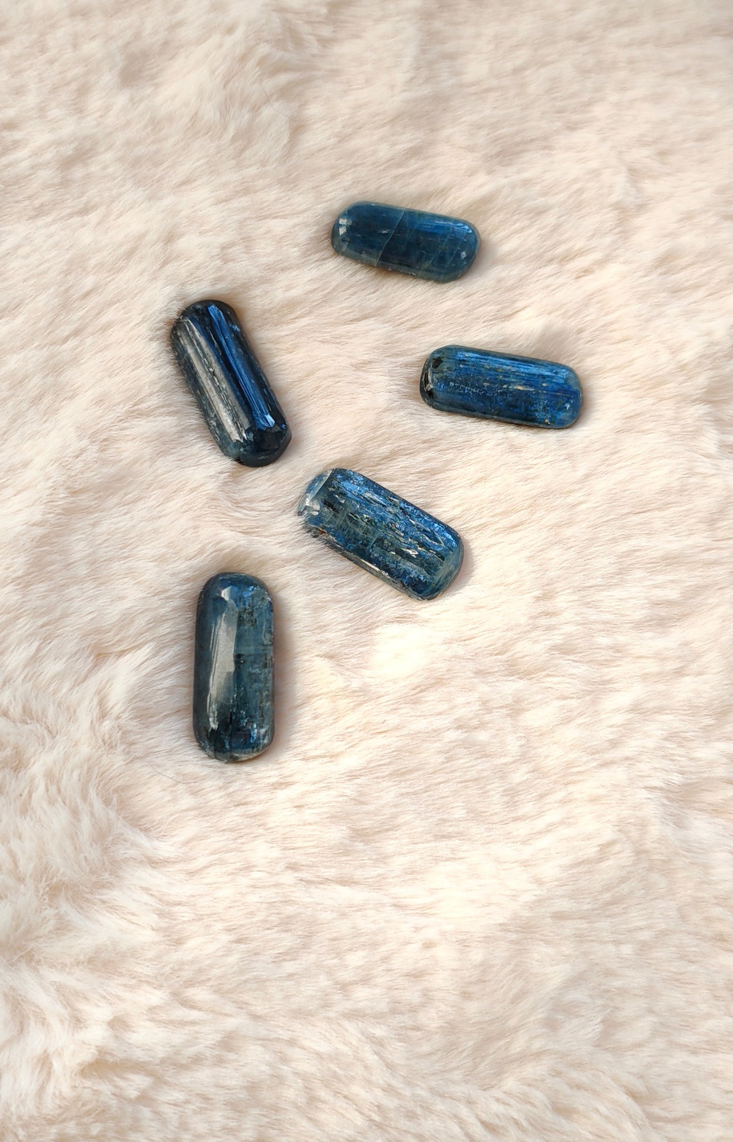 Cyanite Bleue - Pierre Roulée