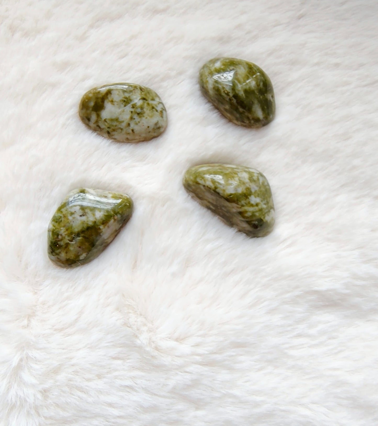 Épidote - Pierre Roulée