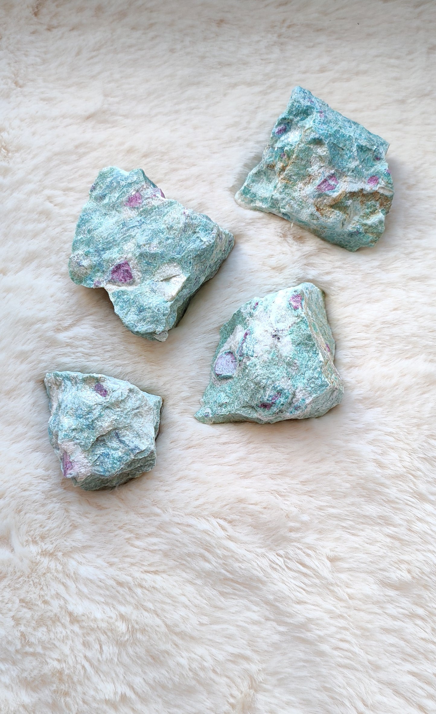 Rubis sur Fuschite - Pierre Brute