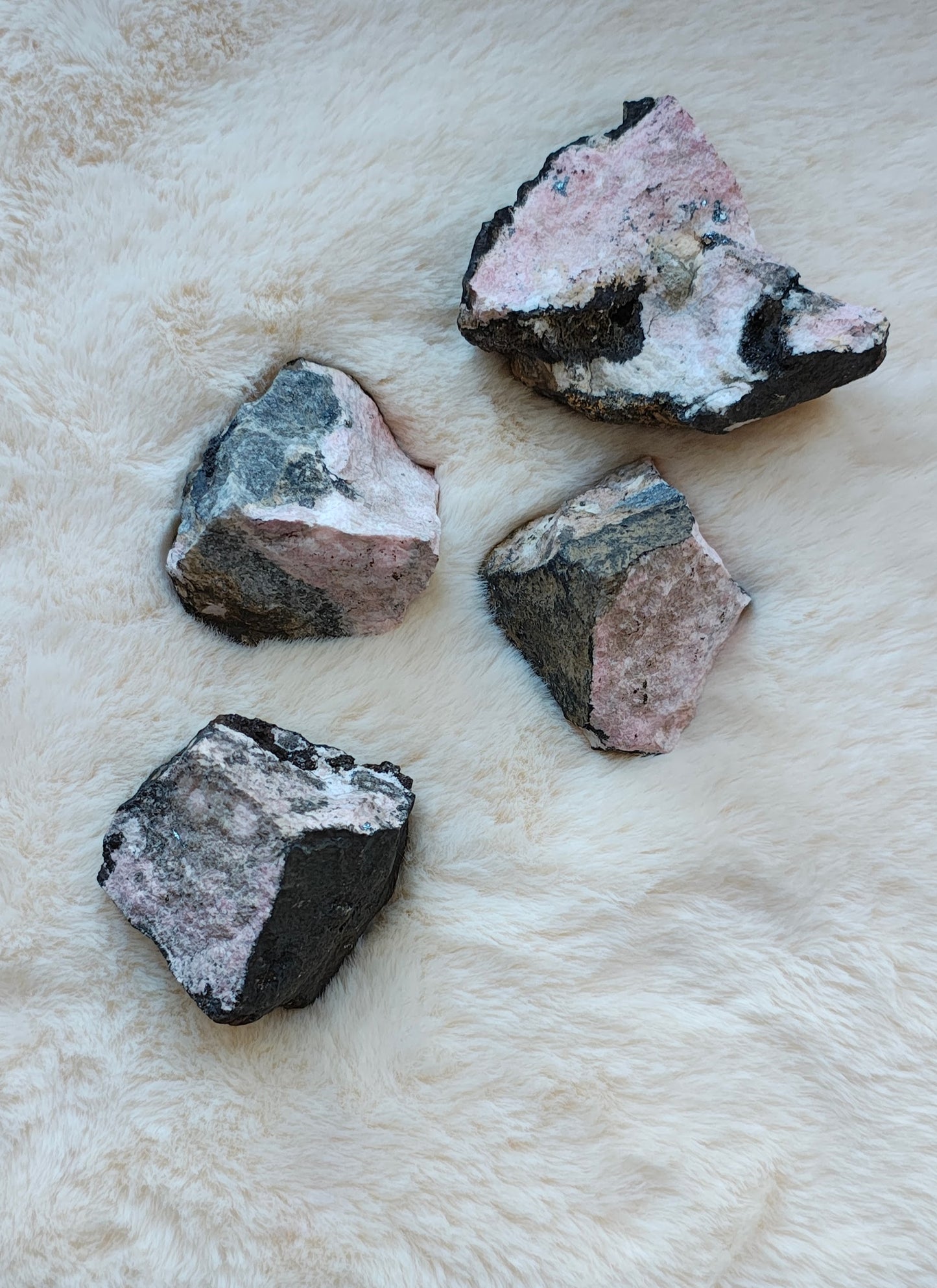 Rhodonite - Pierre Brute