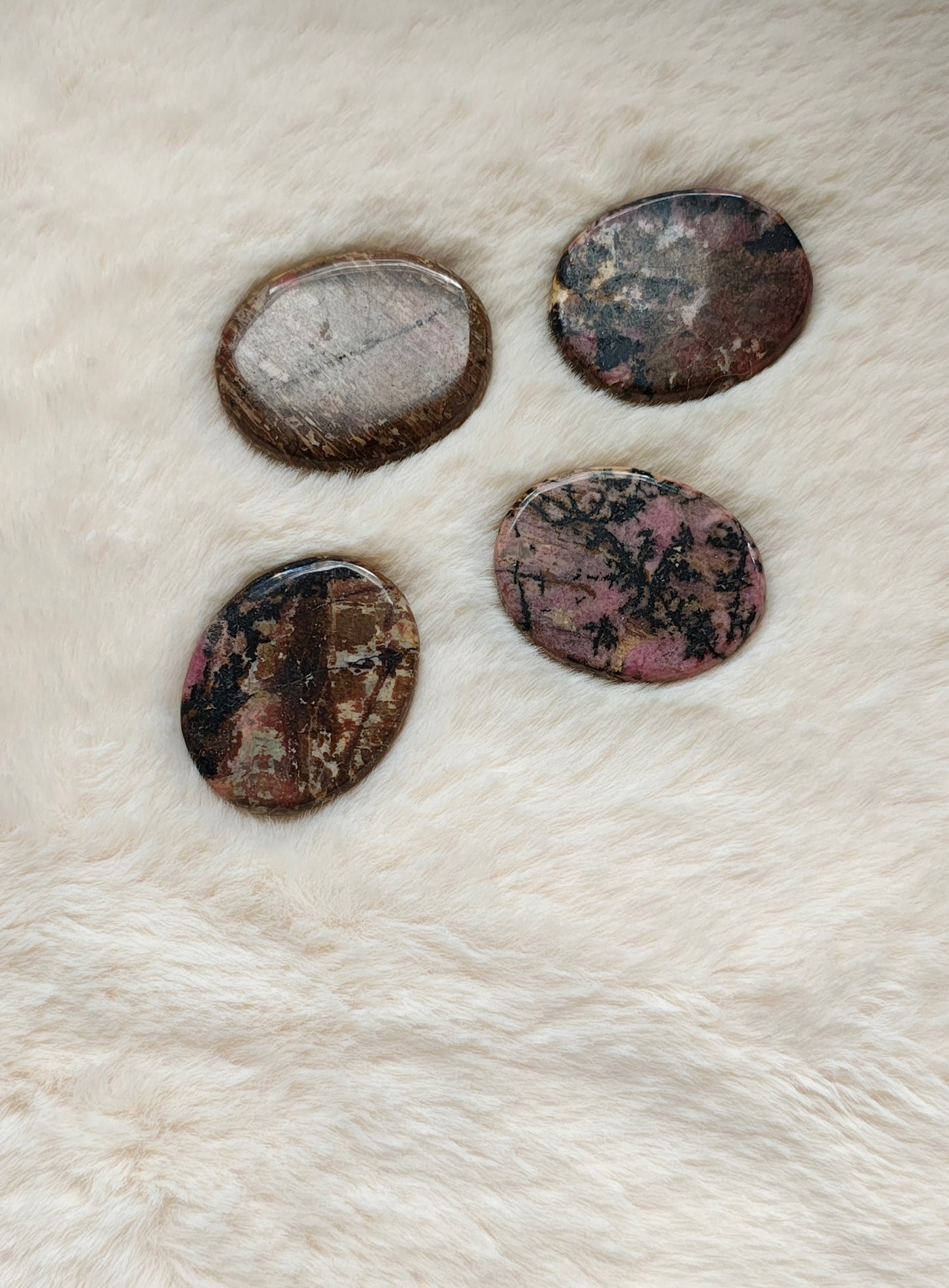 Rhodonite - Pierre Plate