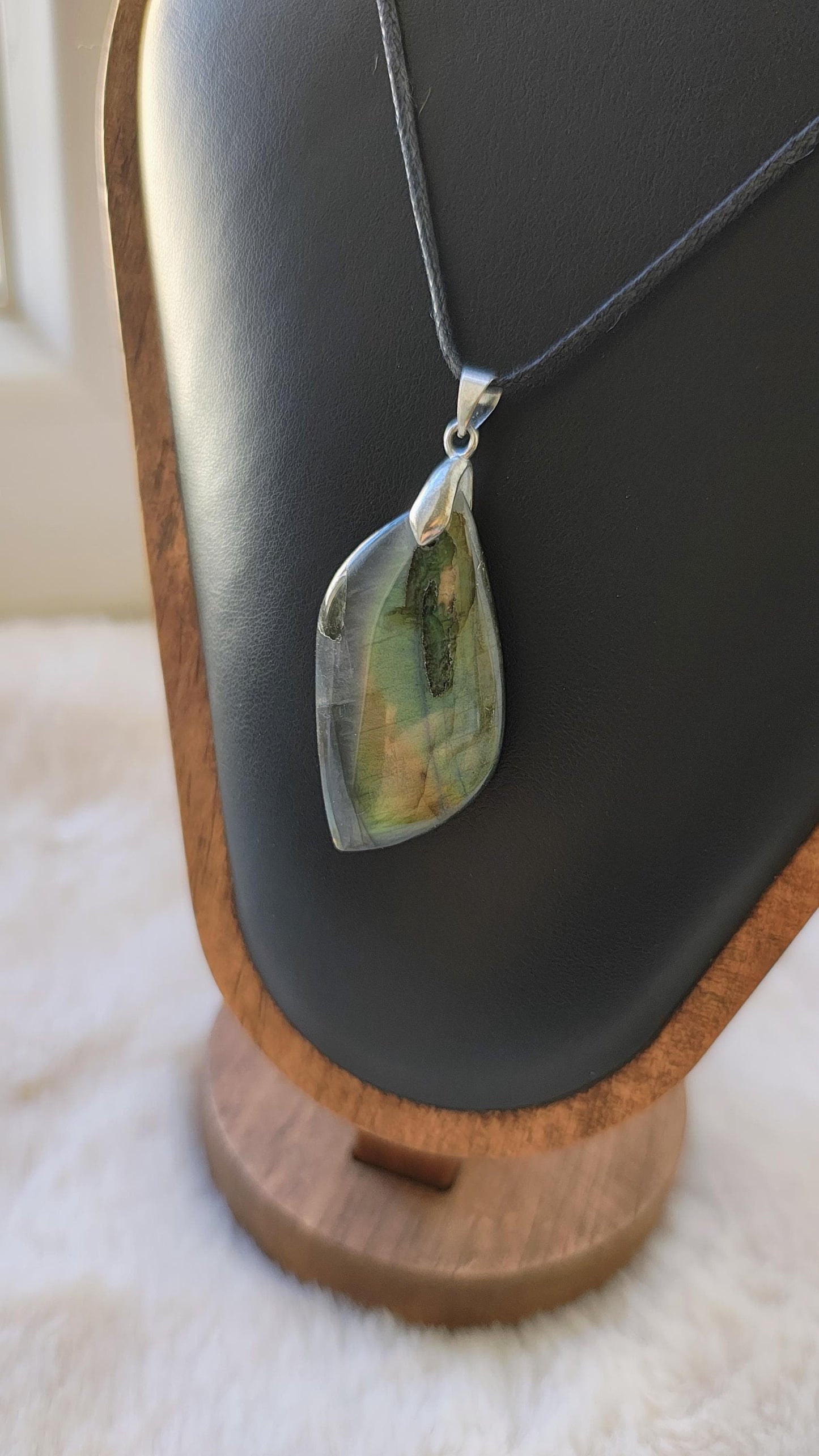 Labradorite - Pendentif - Lithothérapie - Pierres Naturelles - Protection - Clarté - Perspectives - Intuition - Empathie - Bienveillance - D