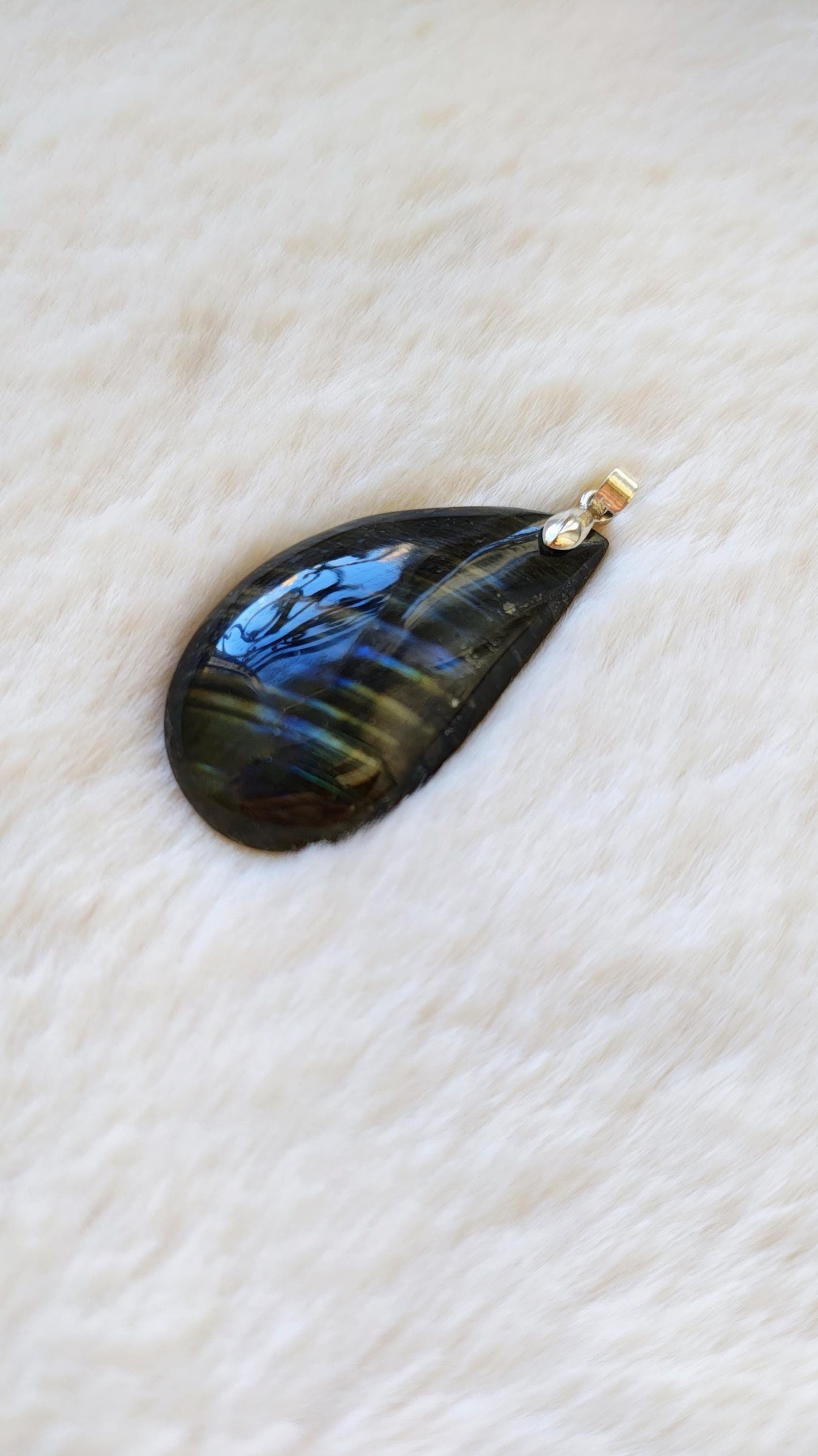 Labradorite - Pendentif - Lithothérapie - Pierres Naturelles - Protection - Clarté - Perspectives - Intuition - Empathie - Bienveillance - C