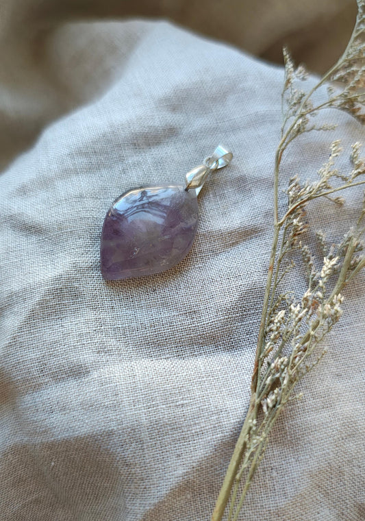 Améthyste - Pendentif - Lithothérapie - Pierres Naturelles - Concentration - Psychisme - Méditation - Anti-Addiction - Maitrise - Modèle B