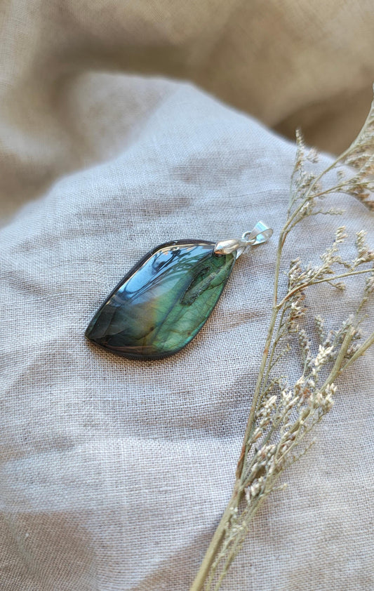 Labradorite - Pendentif - Lithothérapie - Pierres Naturelles - Protection - Clarté - Perspectives - Intuition - Empathie - Bienveillance - D